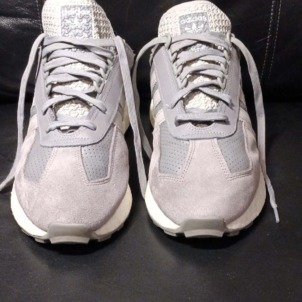 Adidas Men's Light Grey Sneakers